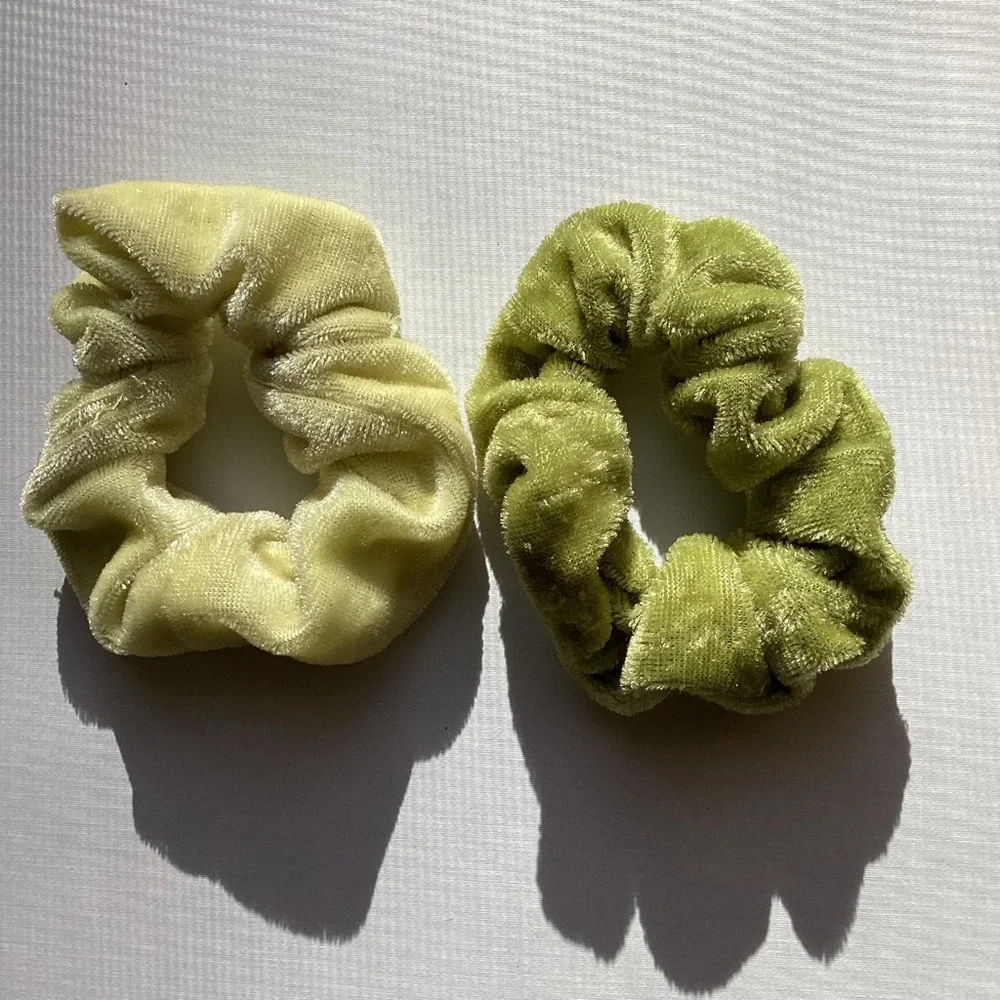 New Bundle of 2 Hair Scrunchies Athletic Athleisure Outdoor Activewear Boho